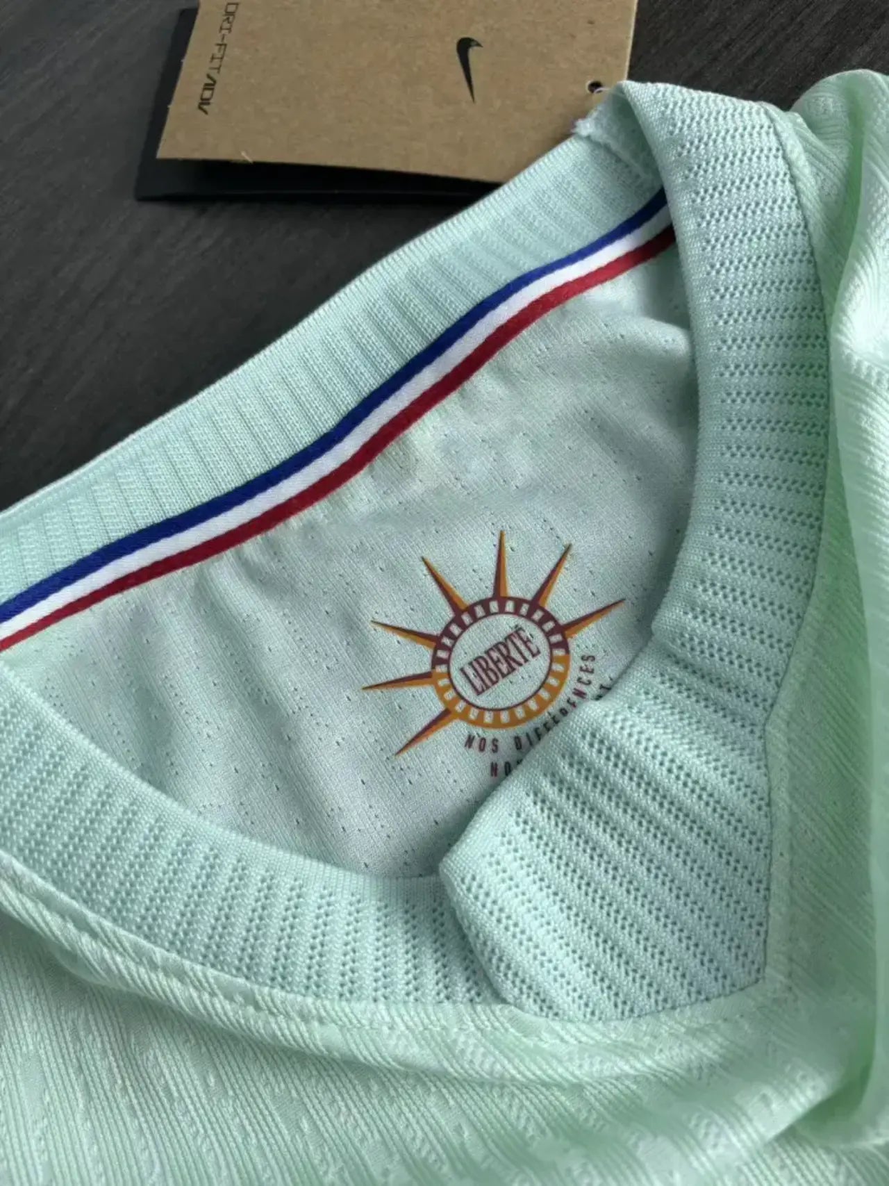 Frankreich WM 2026 Auswärtstrikot  – Spielerversion | TrikotZone