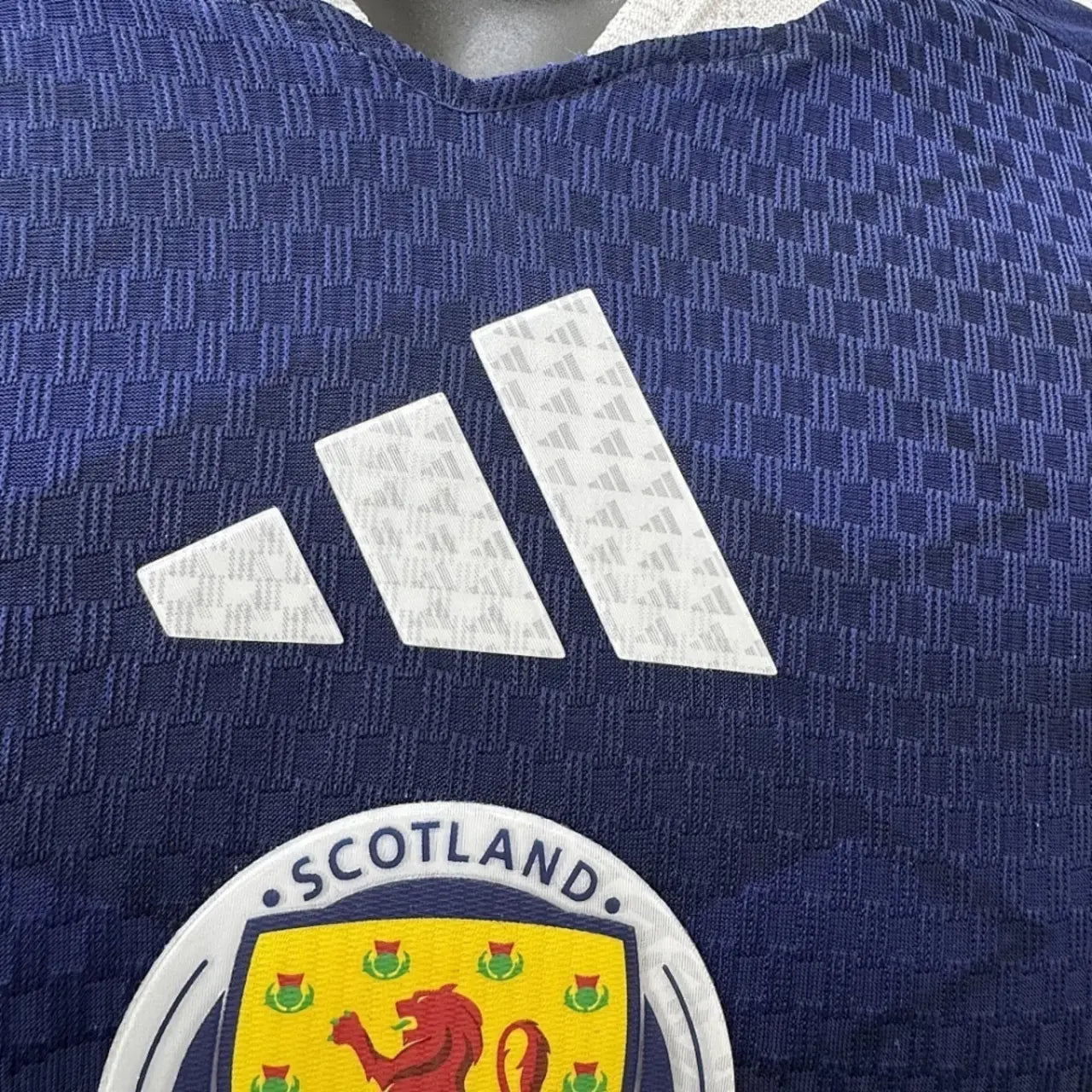 Schottland WM 2026 Heimtrikot –Spielerversion | TrikotZone