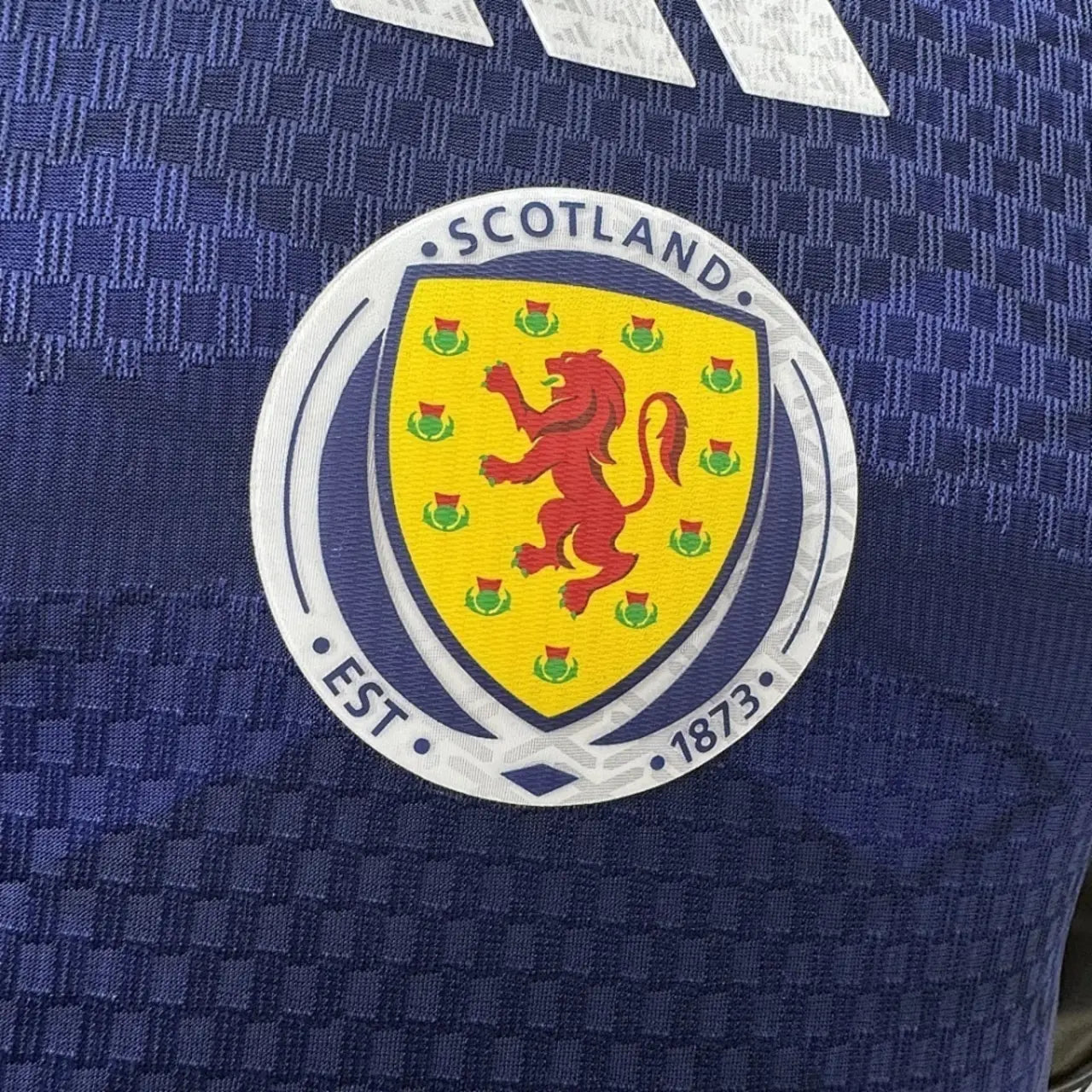 Schottland WM 2026 Heimtrikot –Spielerversion | TrikotZone