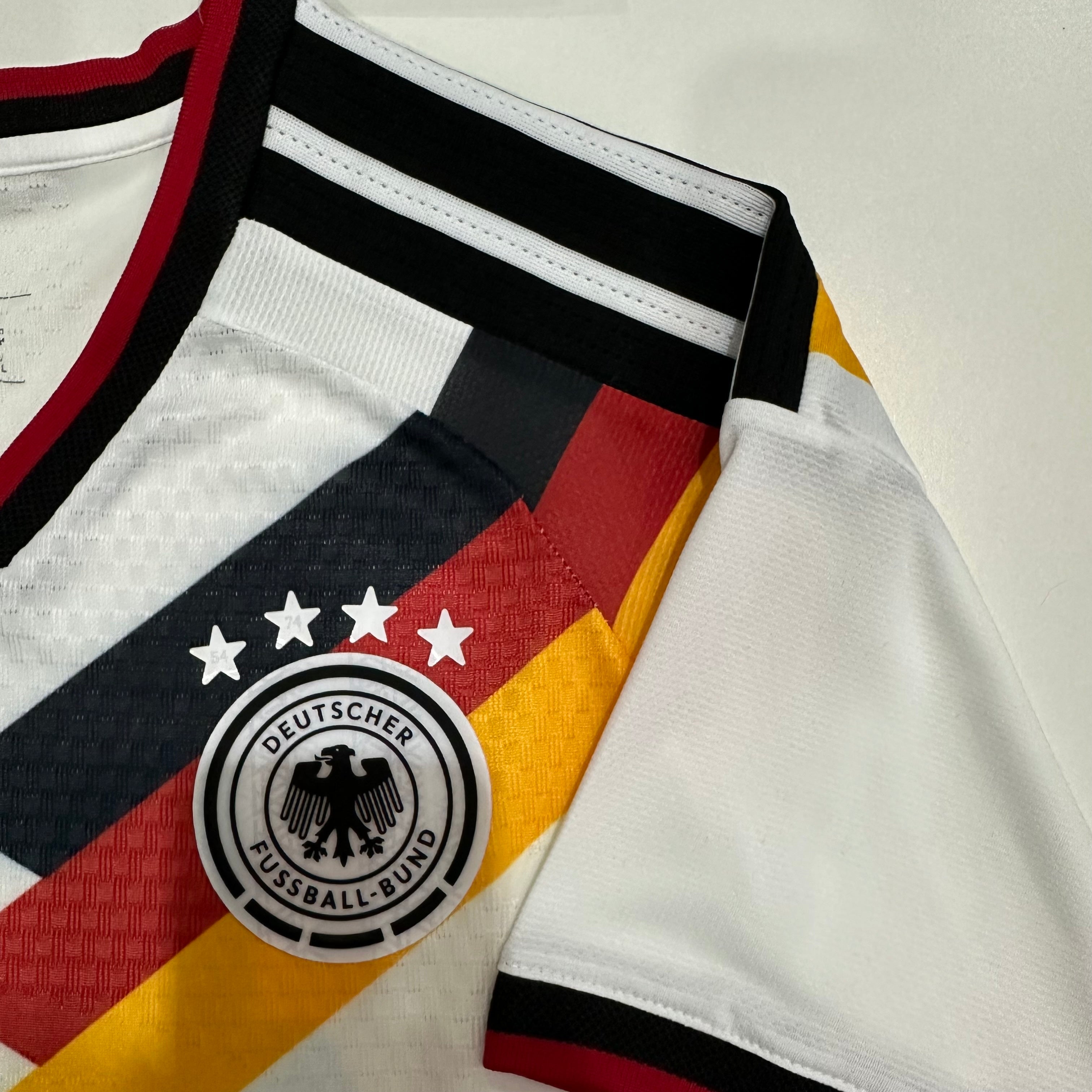 Deutschland WM 2026 Heimtrikot – Spieler Version | TrikotZone
