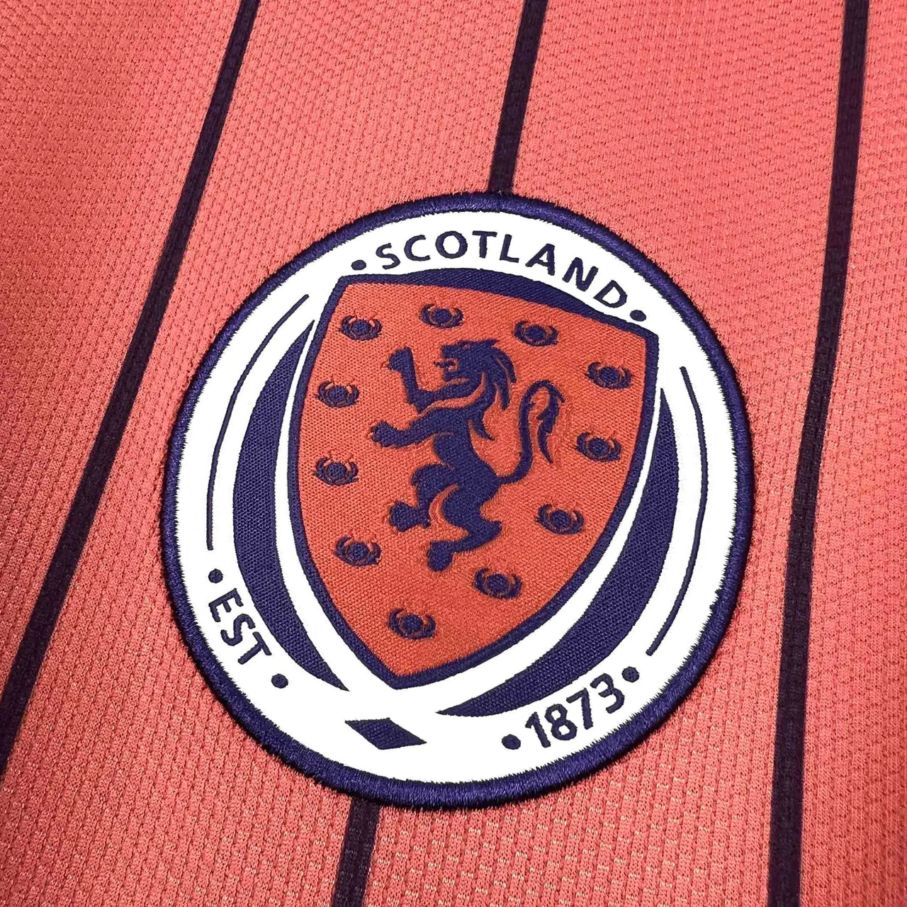 Schottland WM 2026 Auswärtstrikot – Fan Version | TrikotZone