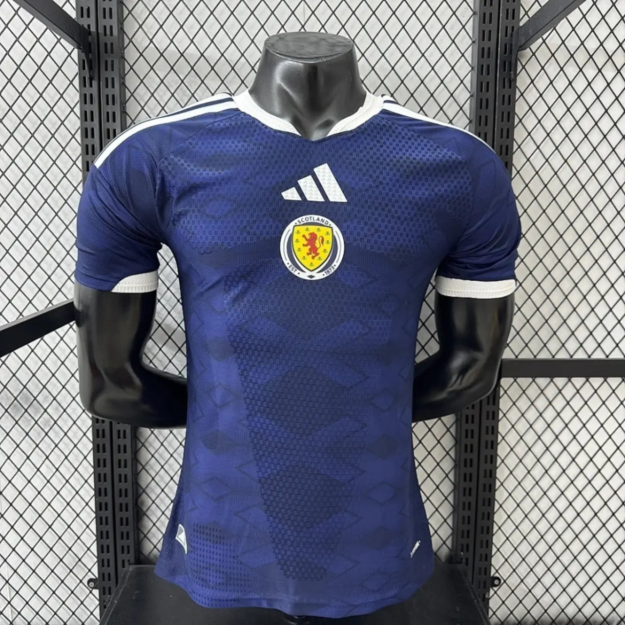 Schottland WM 2026 Heimtrikot –Spielerversion | TrikotZone